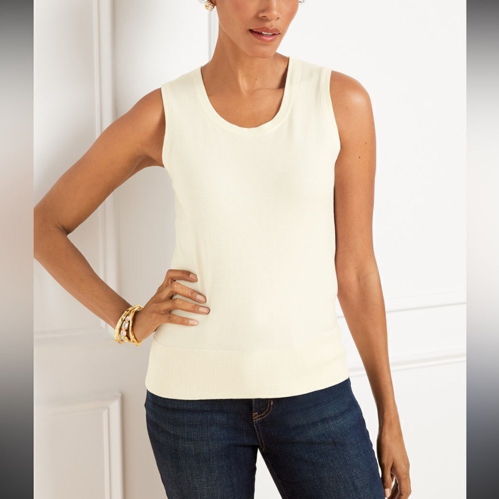 St. John Sport Cream Wool Blend Sleeveless Scoop Neck Knit Top Blouse Size S